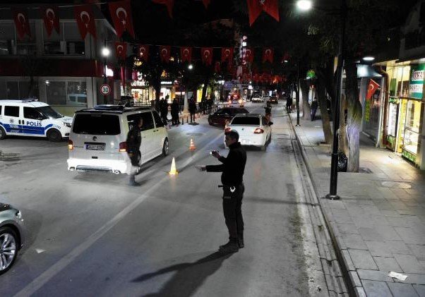 Aksaray’daki uygulamalarda 850 kişi denetimden geçirildi