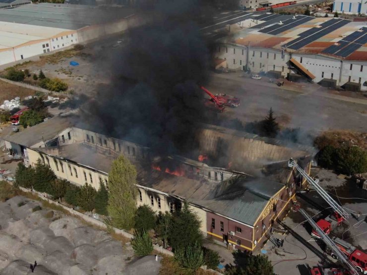 Kayseri’deki fabrika yangını 2 saatte kontrol altına alındı