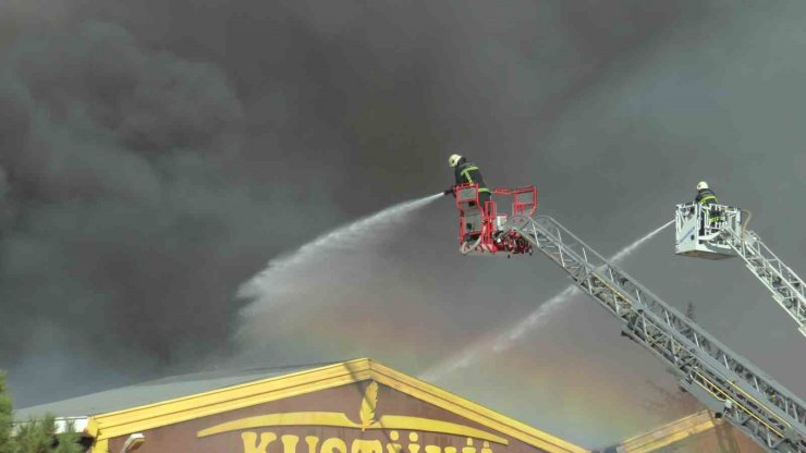 Kayseri’deki fabrika yangını 2 saatte kontrol altına alındı