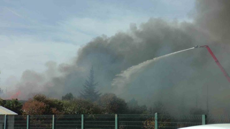 Kayseri’deki fabrika yangını 2 saatte kontrol altına alındı