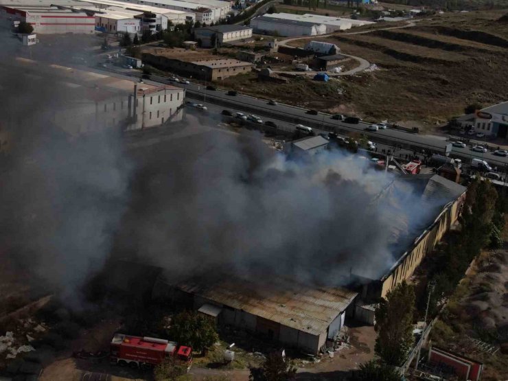 Kayseri’deki fabrika yangını 2 saatte kontrol altına alındı