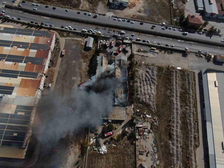 Kayseri’deki fabrika yangını 2 saatte kontrol altına alındı