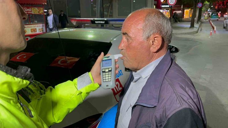 Direksiyonda alkollü yakalandı, “Kalp hastasıyım yaptığın ayıp” dedi