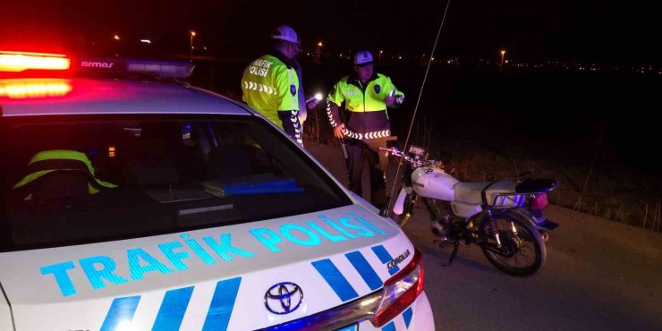 Devrilen motosikletin sürücüsü ağır yaralandı