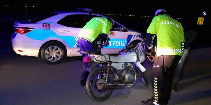 Devrilen motosikletin sürücüsü ağır yaralandı