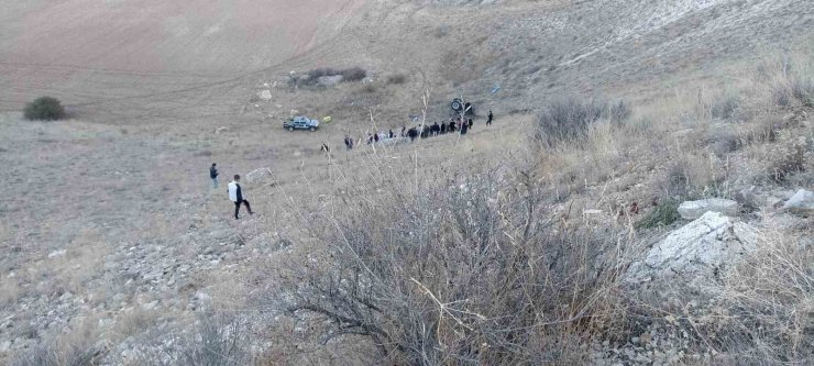 Sivas’ta traktör 400 metrelik uçurumdan uçtu: 1 ölü
