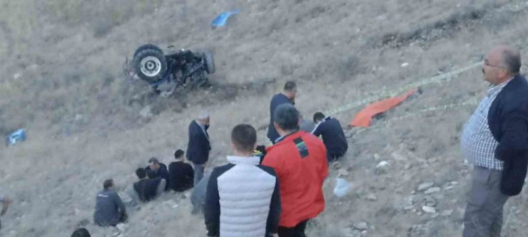Sivas’ta traktör 400 metrelik uçurumdan uçtu: 1 ölü