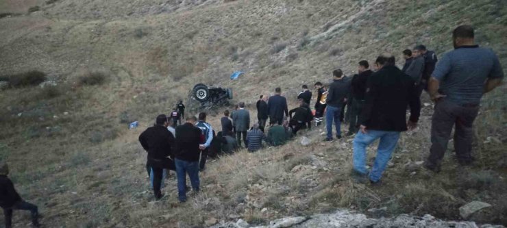 Sivas’ta traktör 400 metrelik uçurumdan uçtu: 1 ölü
