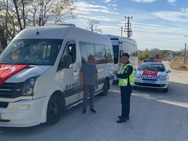 Jandarma ekiplerinden okul servislerine denetim