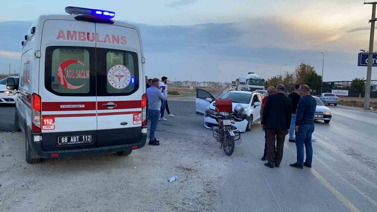 Otomobil ile motosiklet çarpıştı: 1 ağır yaralı