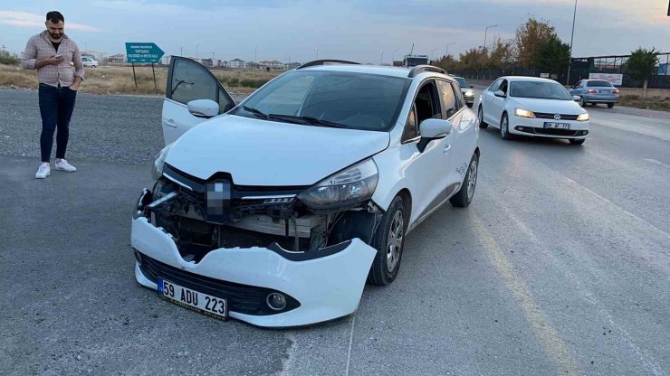 Otomobil ile motosiklet çarpıştı: 1 ağır yaralı