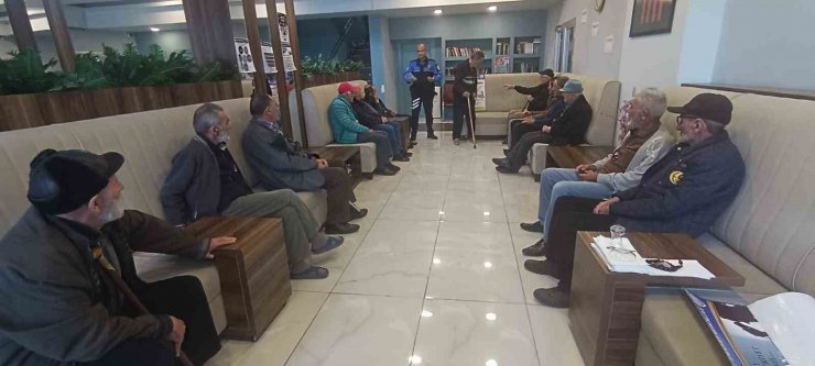 Yaşlı vatandaşlar dolandırıcılara karşı bilgilendirildi