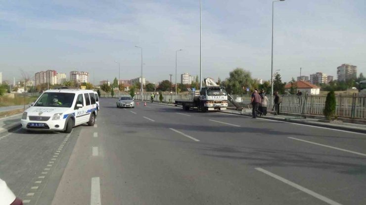 Otomobil kanala uçtu: 1 yaralı