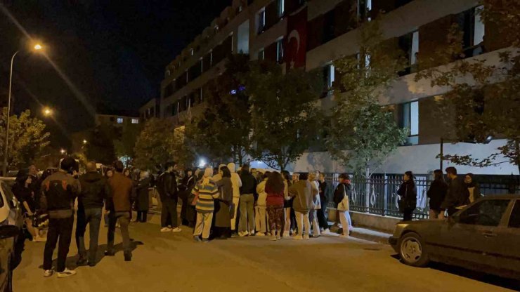 Dışarıdan gelip yurtta eylem yapılmasına polis izin vermedi
