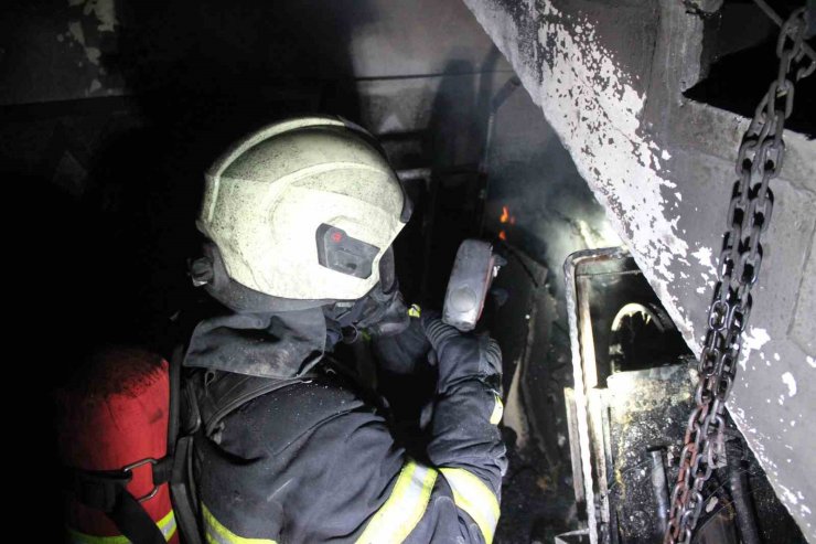 Kayseri’de binada yangın: Ekipler mahsur kalanları kurtardı