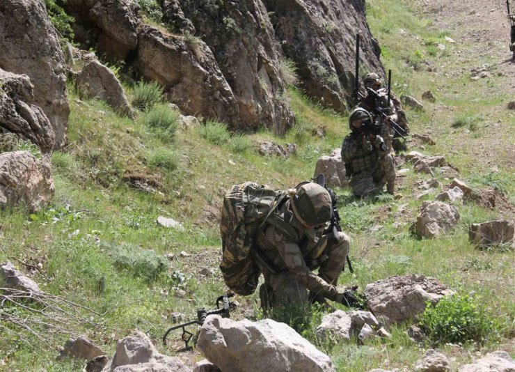 MSB: “Pençe-Kaplan, Pençe-Şimşek ve Pençe-Kilit operasyonları kapsamında arama-tarama, keşif-gözetleme, pusu-devriye ve yol yapım-onarım faaliyetlerine başarıyla devam ediyor”