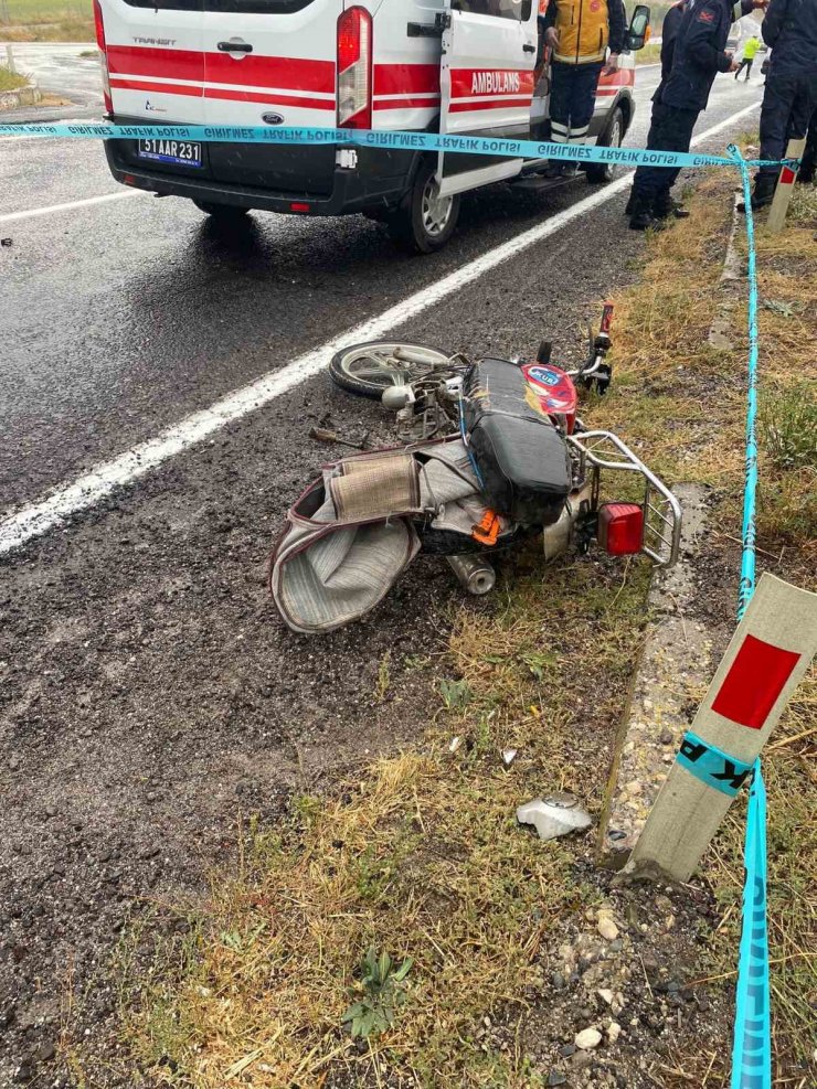 Motosiklet sürücüsü kazada hayatını kaybetti