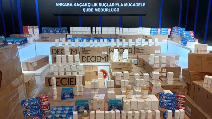 Ankara’da ele geçirilen 4 milyon liralık kaçak kozmetik ürünler emniyette sergilendi