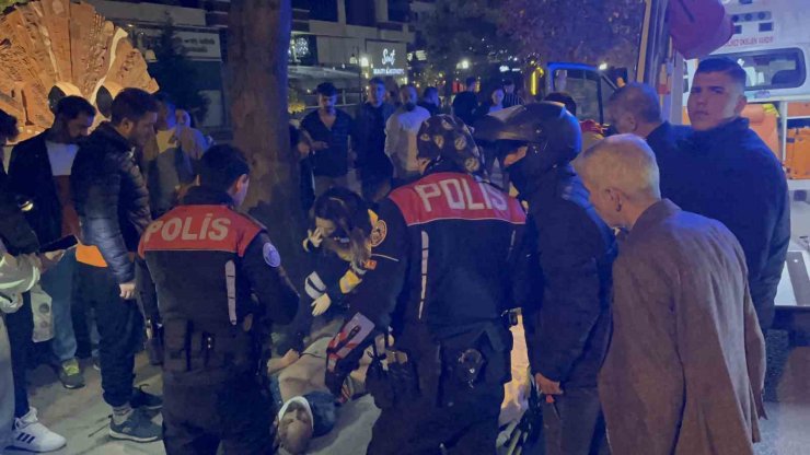Motosikletin çarptığı yaya ağır yaralandı