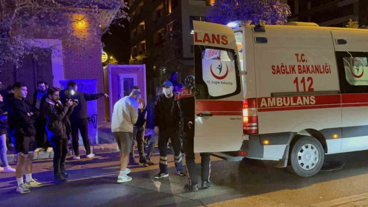 Motosikletin çarptığı yaya ağır yaralandı