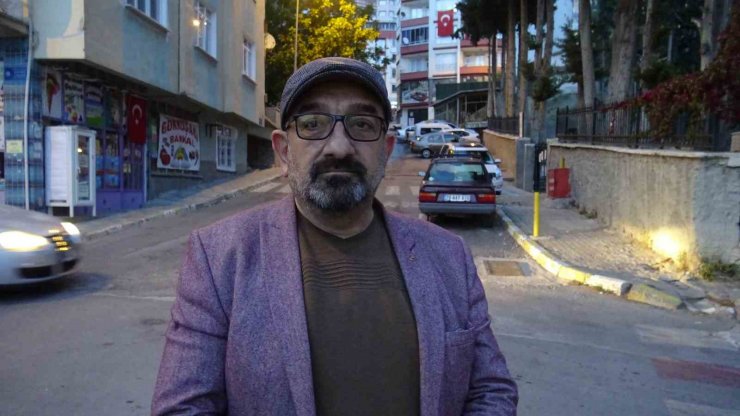 Freni boşalan otomobilin gence çarpma anı kameraya yansıdı