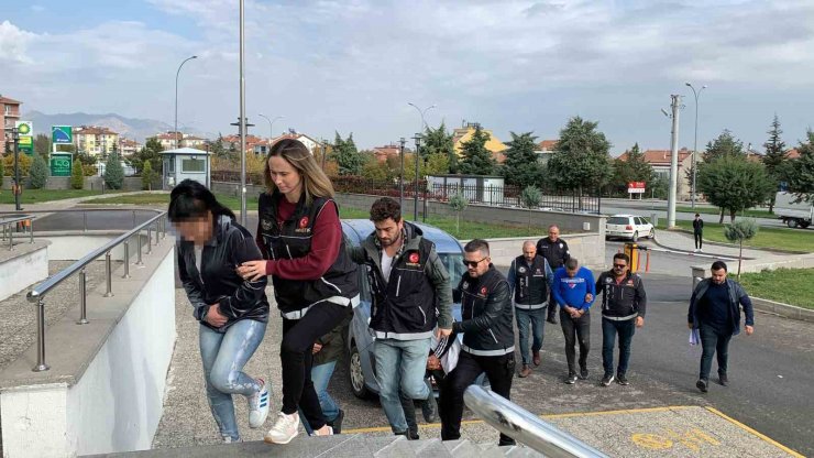 Karaman’da uyuşturucu ticaretinden 4 kişi tutuklandı