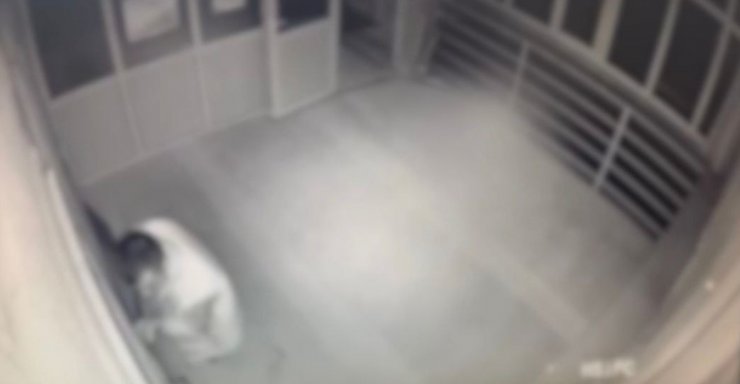 Kayseri’de 5 ayrı camiden hırsızlık yapan şahıs önce kameraya sonra polis yakalandı