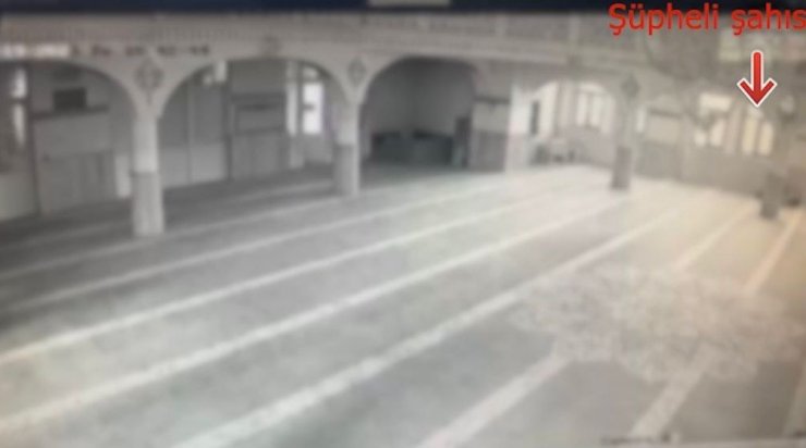 Kayseri’de 5 ayrı camiden hırsızlık yapan şahıs önce kameraya sonra polis yakalandı