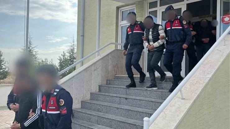 Jandarmadan aranan şahıslara yönelik operasyon: 3’ü tutuklandı, 2’si gözaltında
