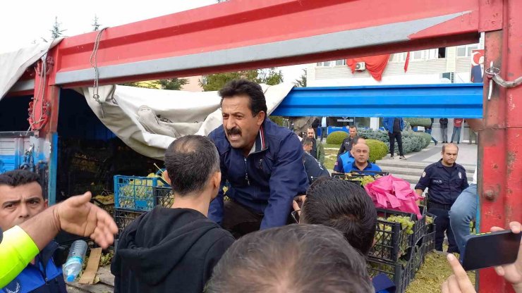 Satıcı kasasını belediyeye attı