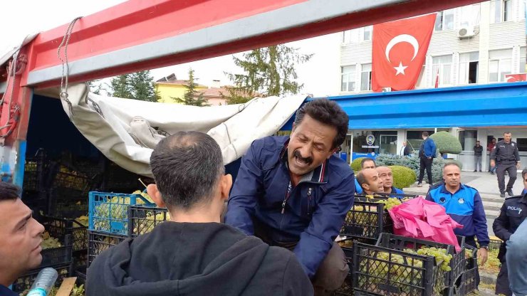 Satıcı kasasını belediyeye attı