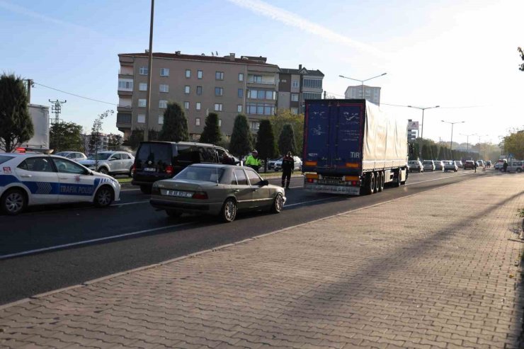 100 metrede 3 kaza: 2 yaralı