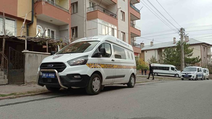 4. kattan düşen 1,5 yaşındaki bebek ağır yaralandı