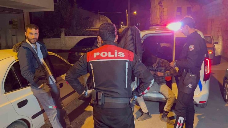 Aksaray sokaklarında polis-şüpheli kovalamacası