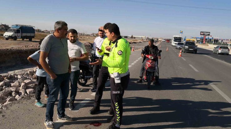 Motosiklet otomobile çarptı: 1 ağır yaralı