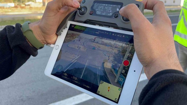 Aksaray’da kırmızı ışıkta geçen sürücüler dron ile böyle görüntülendi