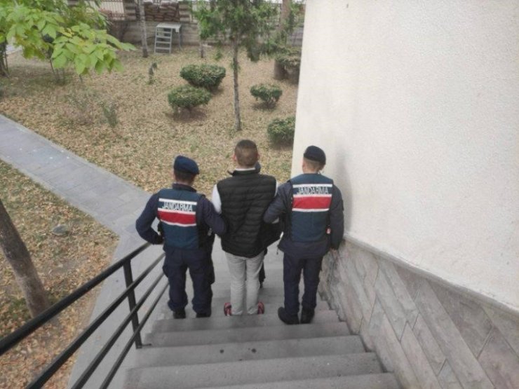 Haklarında uzun süreli kesinleşmiş hapis cezası bulunan 3 şahıs yakalandı