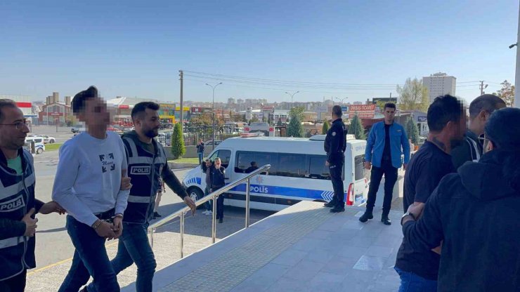 Parkta karşılaştığı husumetlisini tüfekle öldüren zanlı tutuklandı