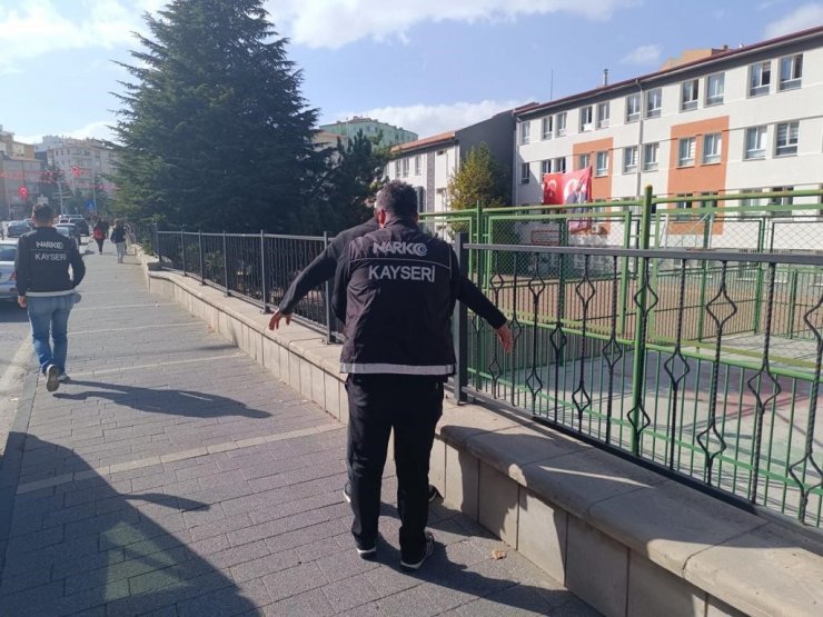 Kayseri’de Narkogüç operasyonları: 76 şahsa işlem yapıldı