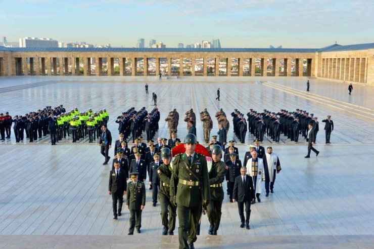 Emniyet Teşkilatı 10 Kasım öncesi Anıtkabir’i ziyaret etti