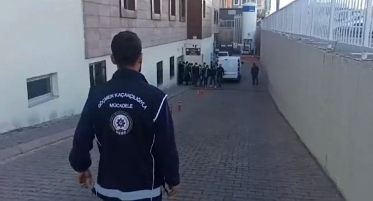 Kaçak göçmenlere eş zamanlı operasyon: 14 şahıs yakalandı