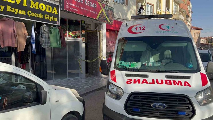 Haber alınamayan şahıs, evinde boğazı kesik halde ölü bulundu