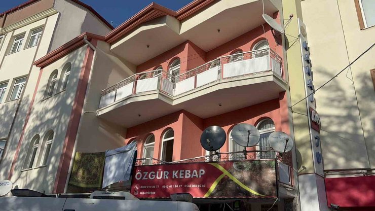 Haber alınamayan şahıs, evinde boğazı kesik halde ölü bulundu