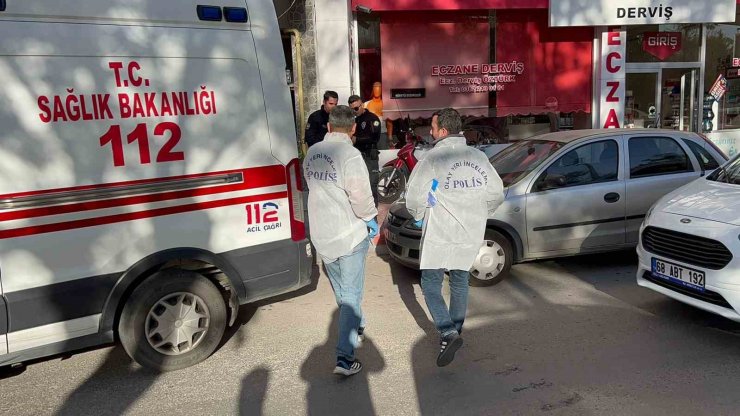 Haber alınamayan şahıs, evinde boğazı kesik halde ölü bulundu