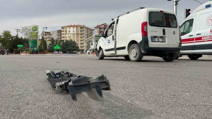 Milli voleybolcu ve kızı kazayı burnu kanamadan atlattı