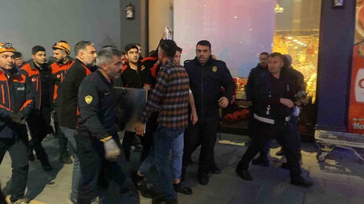 Kolunu kaptırdığı kıyma makinesiyle hastaneye kaldırıldı
