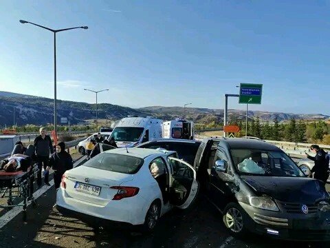 Ankara’da zincirleme trafik kazası: 6 yaralı