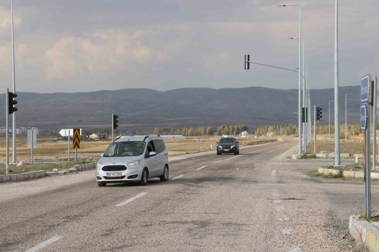 Onlarca kişinin ölümüne neden olan ‘ölüm kavşağı’ ışıklandırıldı