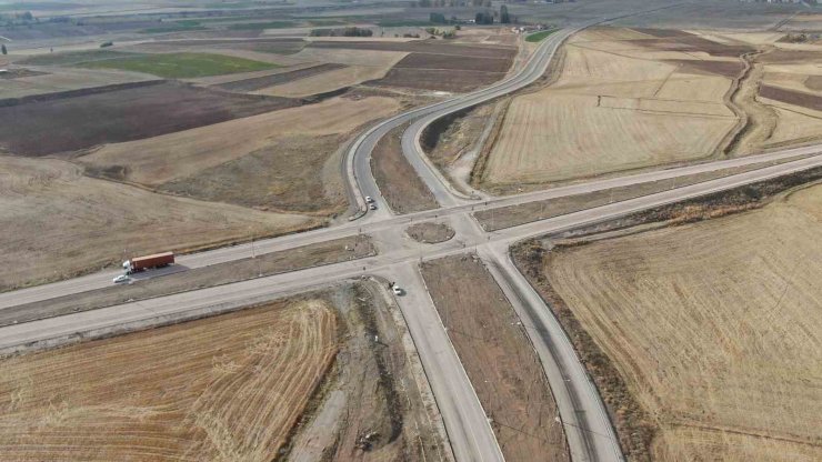 Onlarca kişinin ölümüne neden olan ‘ölüm kavşağı’ ışıklandırıldı