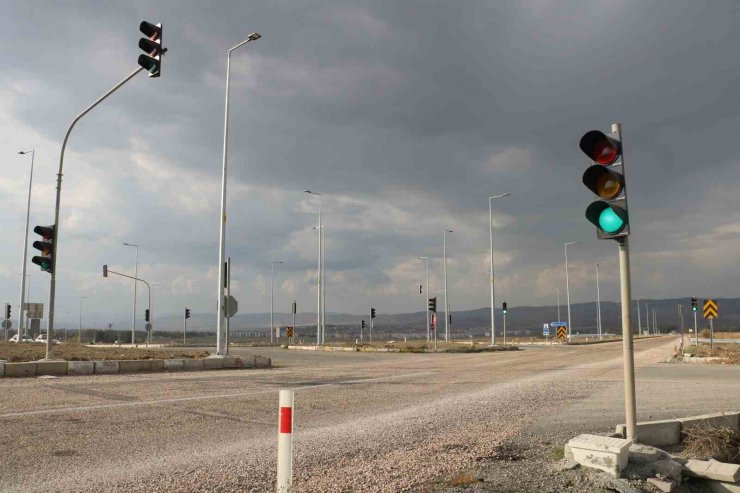 Onlarca kişinin ölümüne neden olan ‘ölüm kavşağı’ ışıklandırıldı